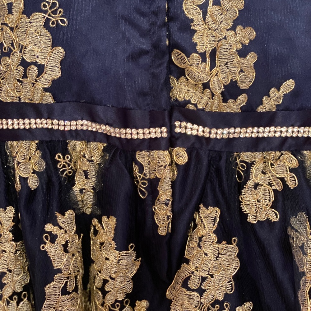Dress - Picture 5 of 5